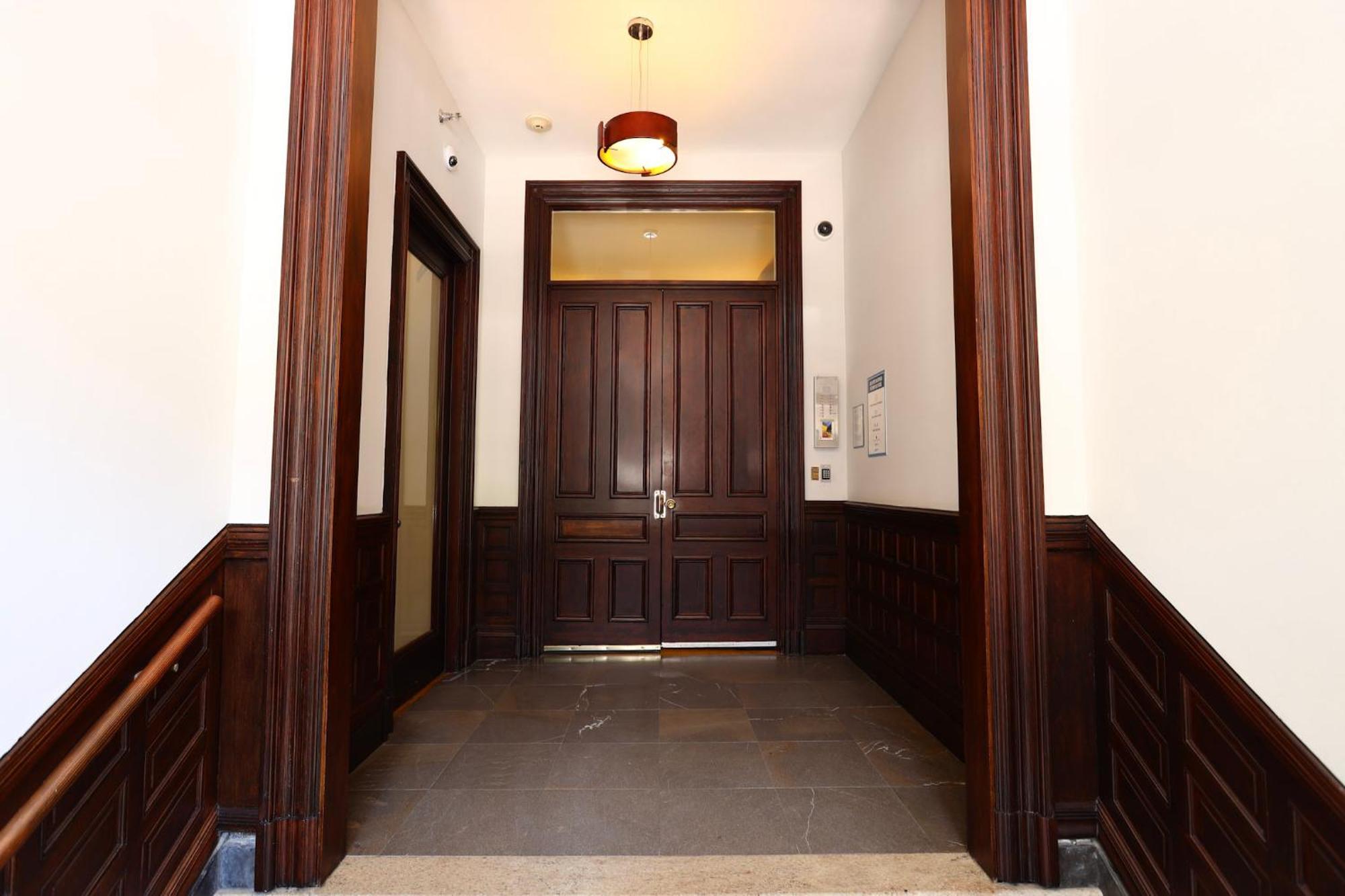 Cozy & Stylish Newbury Street Studio, #9 Бостън Екстериор снимка