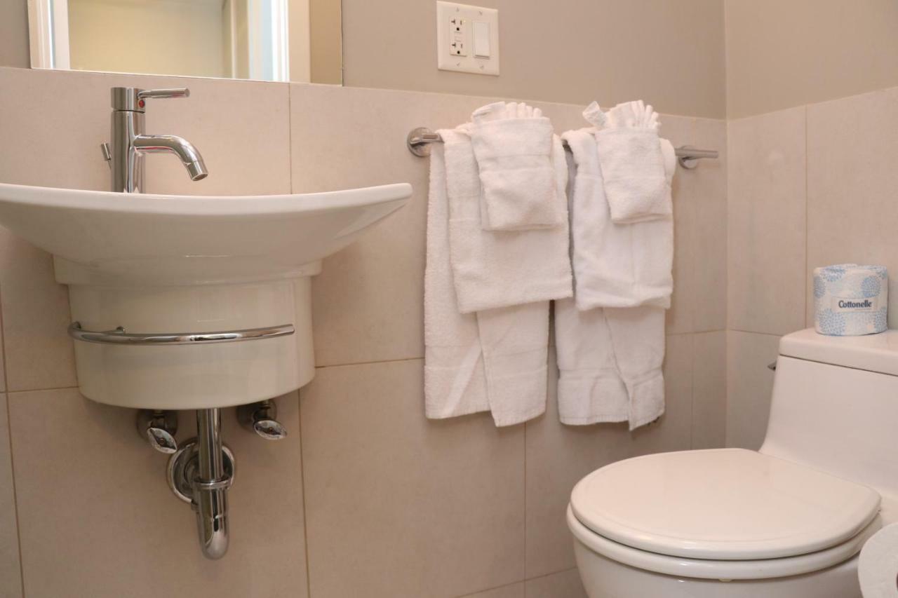 Cozy & Stylish Newbury Street Studio, #9 Бостън Екстериор снимка